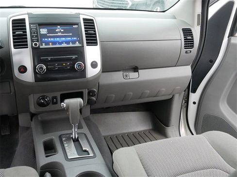 Used 2019 Nissan Frontier SV image 22