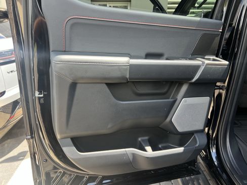 Used 2025 Ford F150 Raptor AWD/4WD image 31