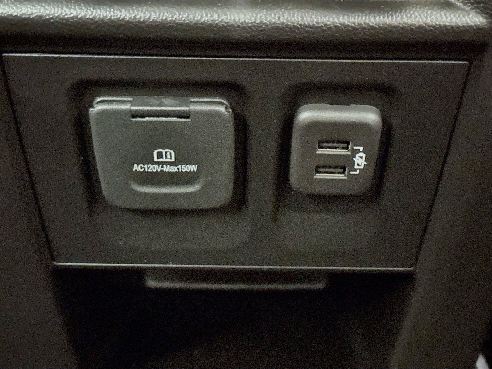 Used 2022 Chevrolet Traverse Premier AWD/4WD image 38