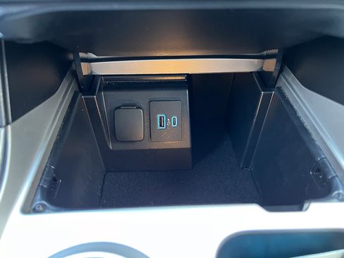 Used 2023 Ford Explorer XLT w/ Equipment Group 202A image 25