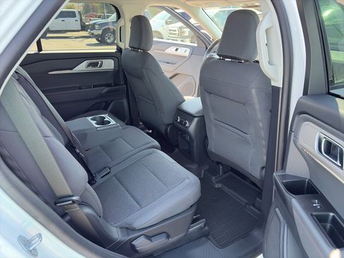 Used 2025 Ford Explorer Active image 24