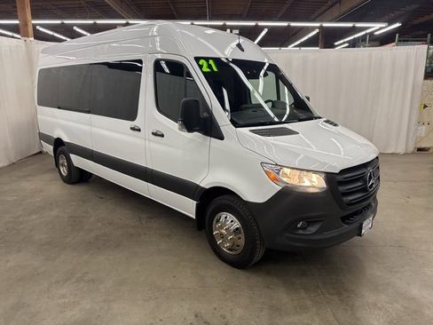Used 2021 Mercedes-Benz Sprinter 3500 w/ Swivel Seat Package image 1