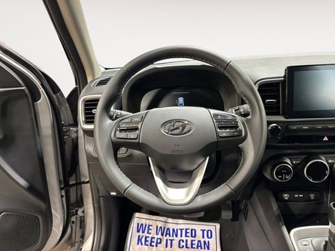 New 2025 Hyundai Venue SEL image 13