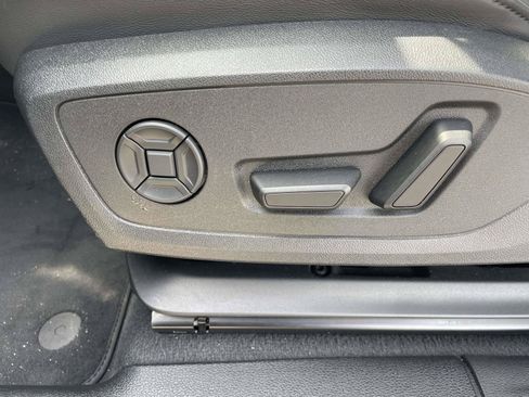 Certified 2025 Audi Q3 2.0T Premium AWD/4WD image 19