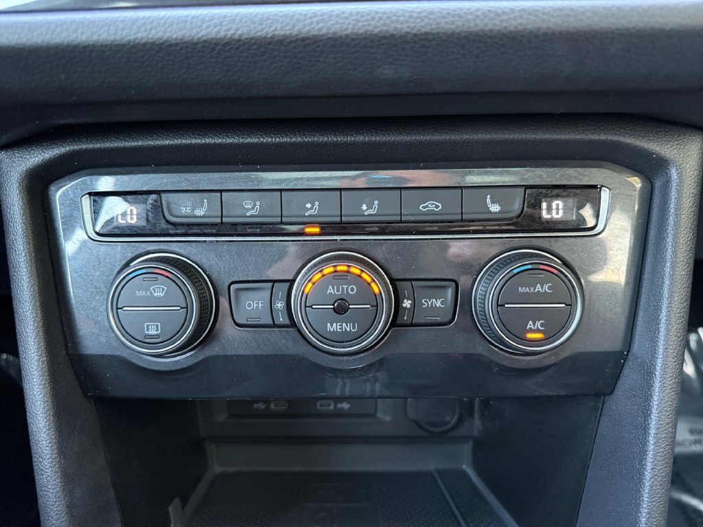 Used 2021 Volkswagen Tiguan SEL AWD/4WD image 18