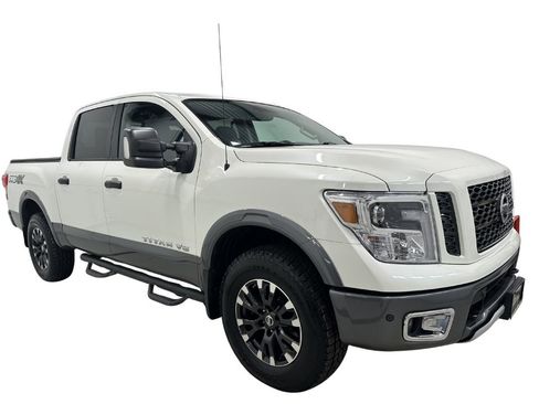 Used 2019 Nissan Titan PRO-4X w/ Pro-4x Convenience Package image 3