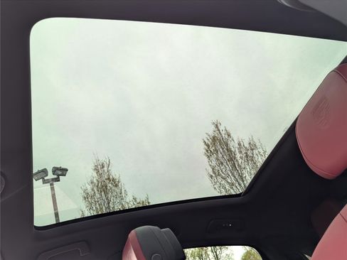 Used 2024 Porsche Cayenne Coupe image 17