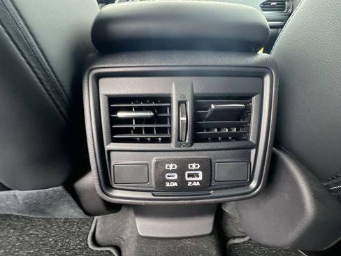 Used 2026 Subaru Forester Premium AWD/4WD image 21