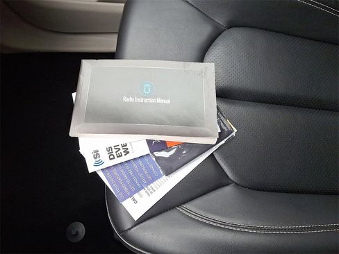 Used 2023 Chrysler Pacifica Touring-L image 26