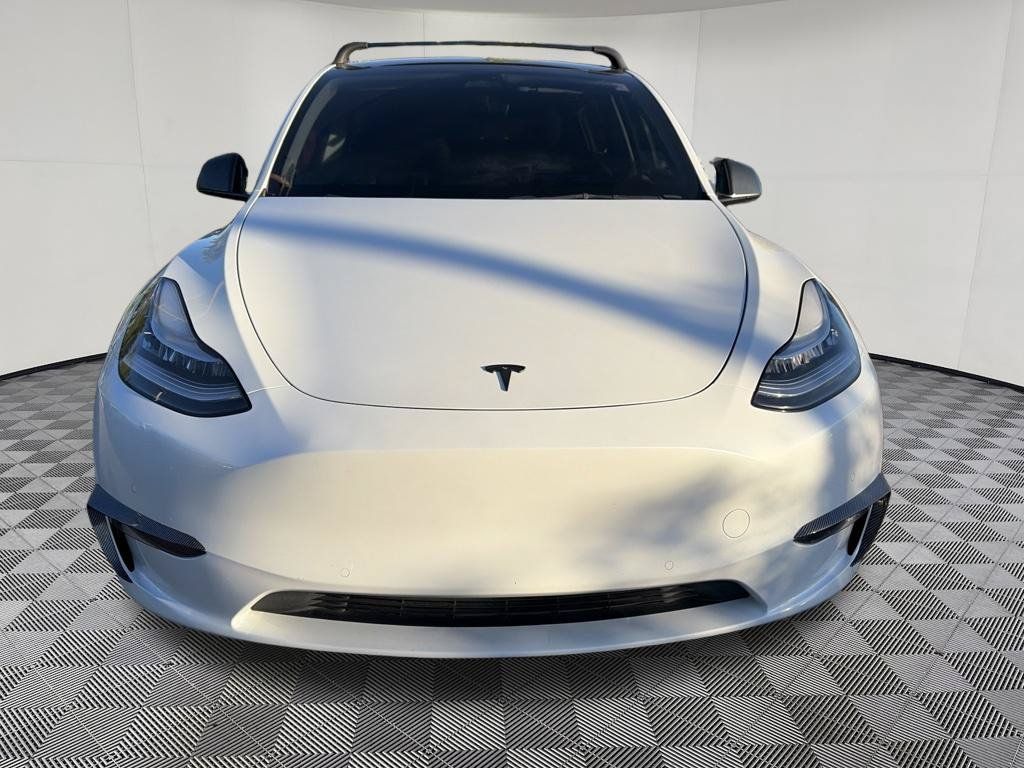 Used 2022 Tesla Model Y Long Range AWD/4WD image 2