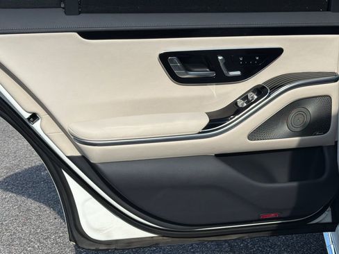 Certified 2022 Mercedes-Benz S 500 4MATIC image 49