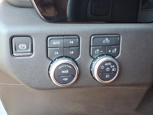 Used 2024 GMC Sierra 1500 Elevation w/ X31 Off-Road Package AWD/4WD image 6