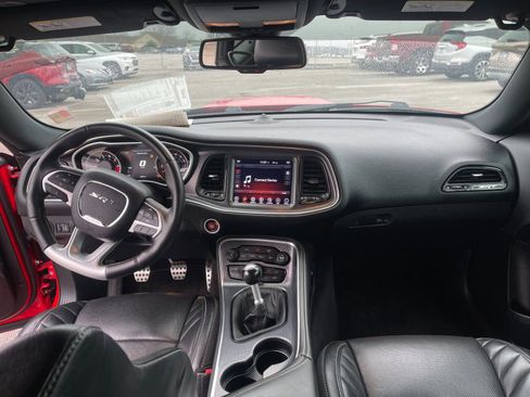 Used 2017 Dodge Challenger SRT w/ Technology Group image 15