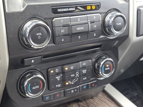 Used 2018 Ford F250 Lariat w/ Lariat Ultimate Package image 28