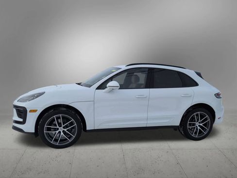 Used 2023 Porsche Macan Turbo image 3
