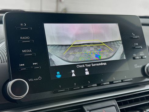 Used 2018 Honda Accord LX image 21