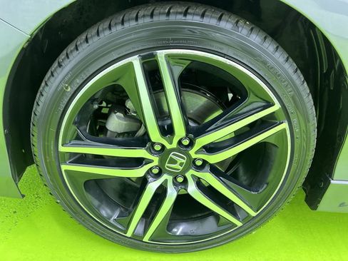 Used 2016 Honda Accord Touring image 14
