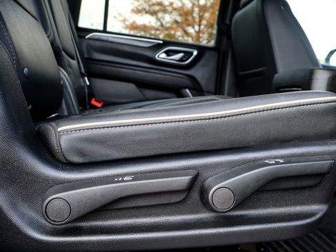 Used 2022 GMC Yukon XL SLT image 17