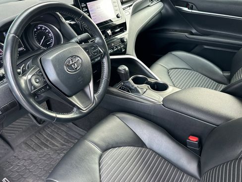 Certified 2021 Toyota Camry SE image 9