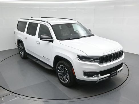 Used 2024 Jeep Wagoneer L Series II image 41