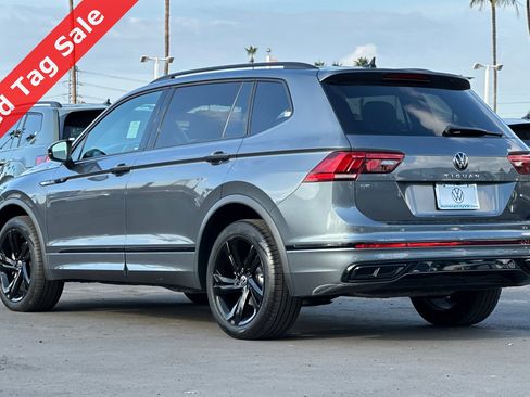 Certified 2024 Volkswagen Tiguan SE R-Line image 6