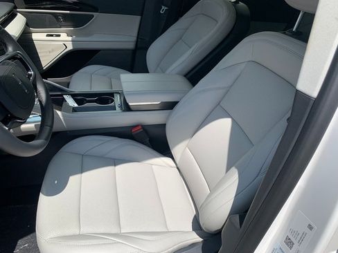 New 2026 Lincoln Nautilus Premier AWD/4WD image 15