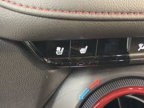 Used 2023 Chevrolet Blazer RS w/ Enhanced Convenience Package image 31