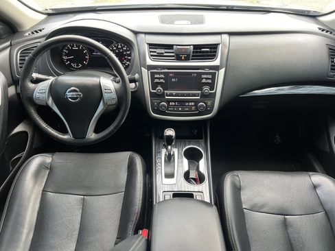 Used 2017 Nissan Altima 2.5 SL w/ Moonroof Package image 23