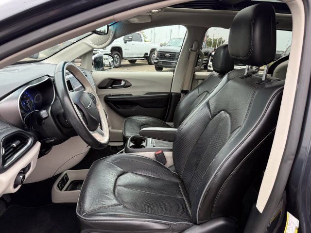 Used 2019 Chrysler Pacifica Limited FWD image 6