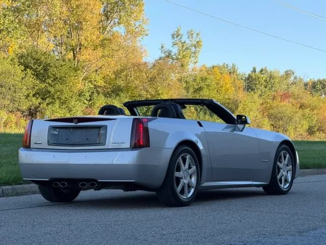 Used 2004 Cadillac XLR RWD image 15