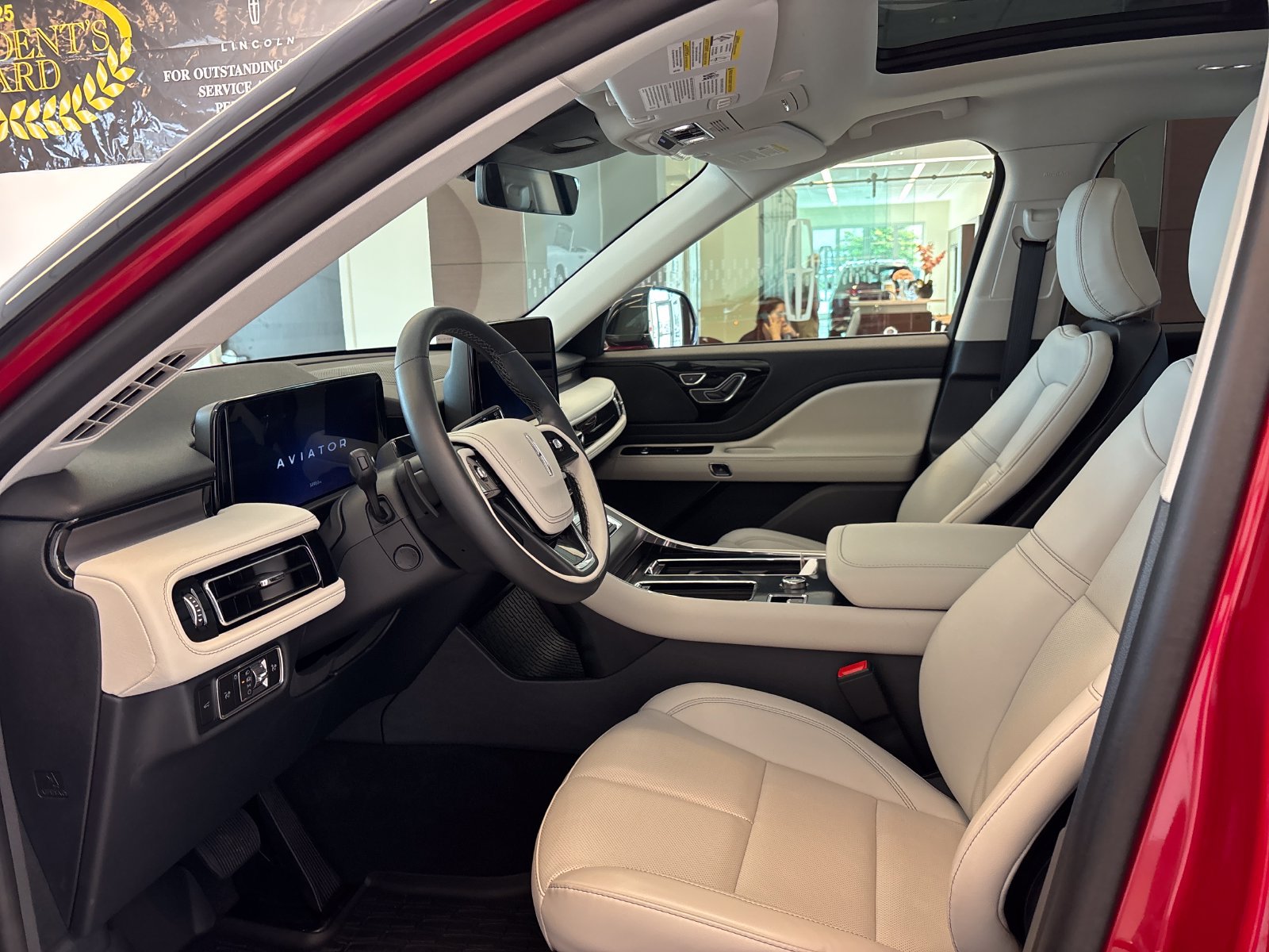 Certified 2026 Lincoln Aviator AWD image 12
