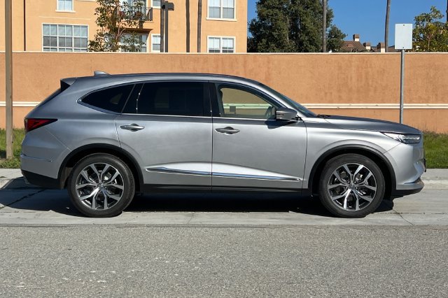 Used 2023 Acura MDX w/ Technology Package FWD image 3