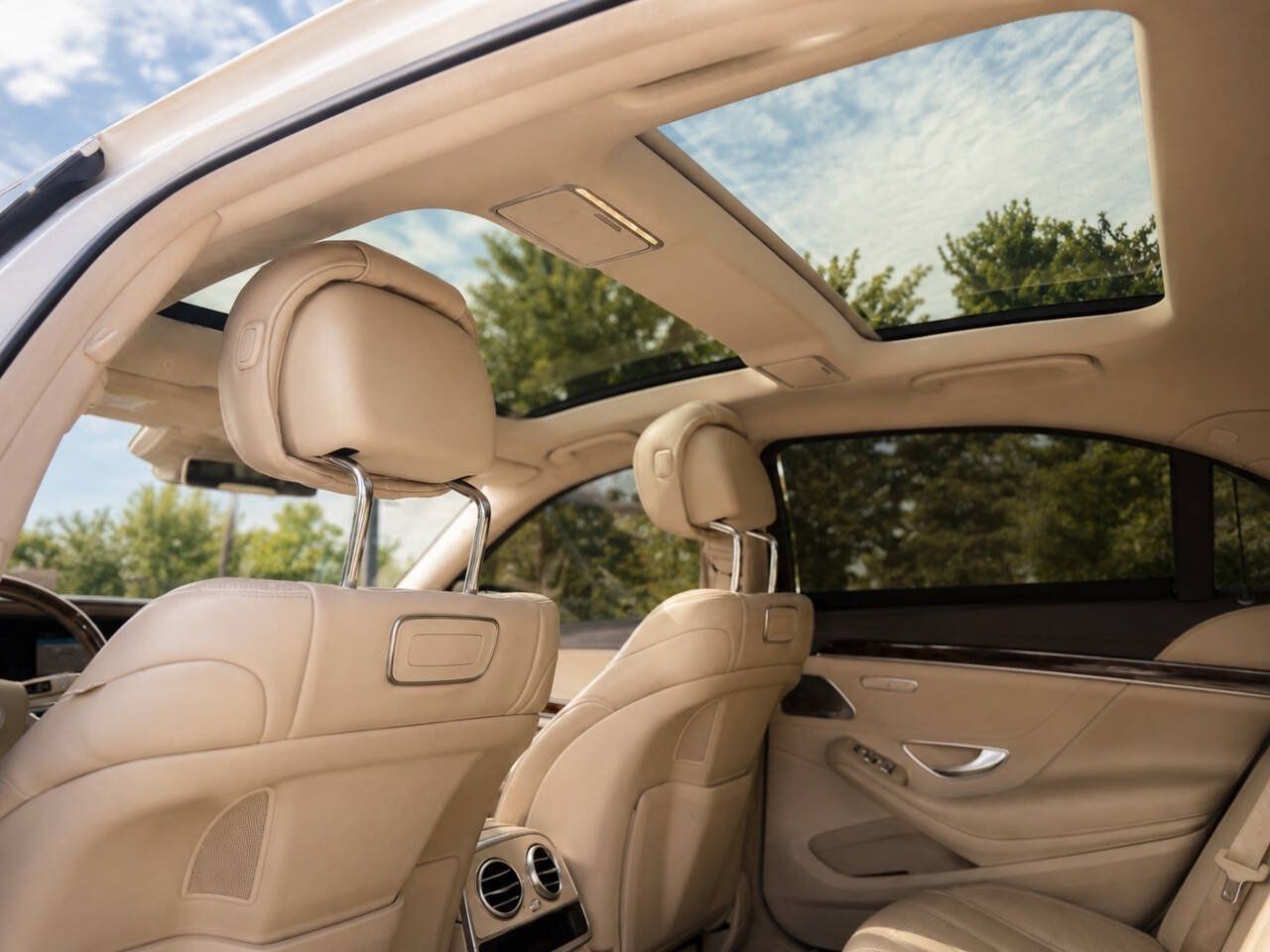 Used 2019 Mercedes-Benz S 560 4MATIC Sedan image 4