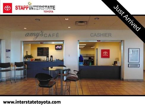 Used 2023 Toyota Crown XLE image 9