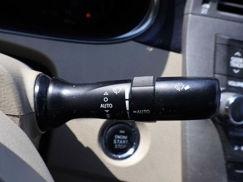 Used 2011 Toyota Avalon Limited image 33