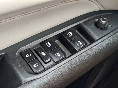 Used 2025 Jeep Compass Limited AWD/4WD image 21