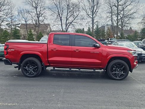 Used 2025 Chevrolet Colorado Z71 w/ Technology Package image 3