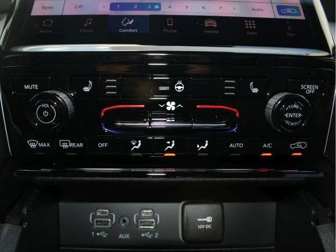 New 2025 Jeep Grand Cherokee Limited w/ Trailer Tow Package image 20