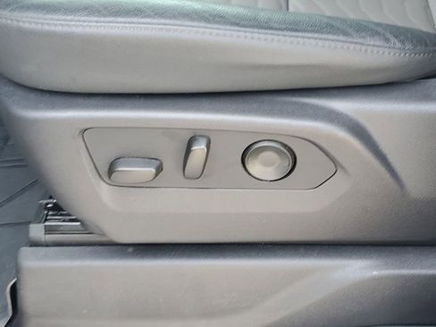 Used 2024 Chevrolet Silverado 1500 ZR2 w/ Technology Package image 29