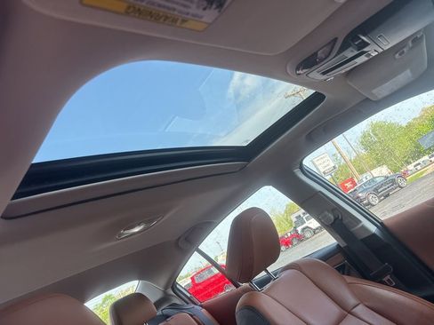 Used 2022 Subaru Legacy Touring XT w/ Popular Package #2 image 9