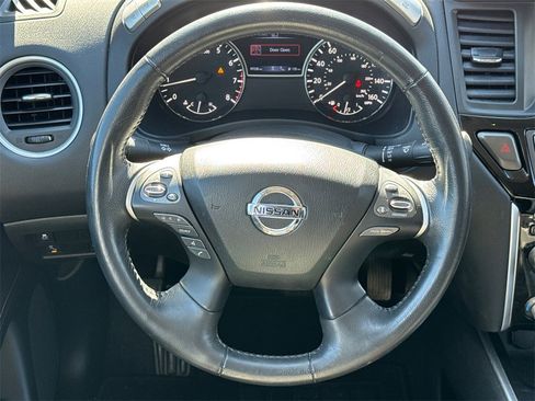Used 2020 Nissan Pathfinder SV image 23