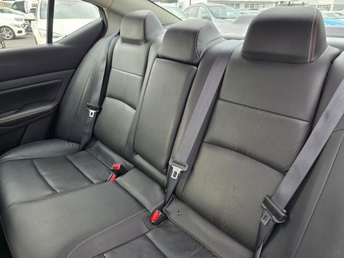 Used 2023 Nissan Altima 2.5 SR w/ SR Premium Package image 17