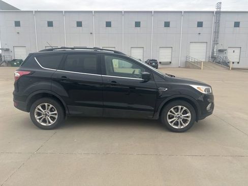 Used 2018 Ford Escape SE image 4
