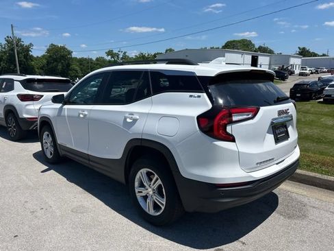 Used 2024 GMC Terrain SLE w/ Driver Convenience Package AWD/4WD image 4