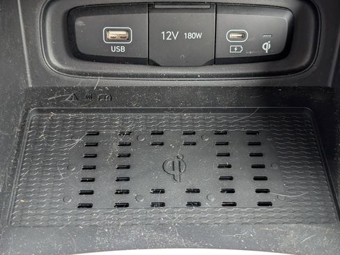 Certified 2025 Hyundai Venue Limited image 20