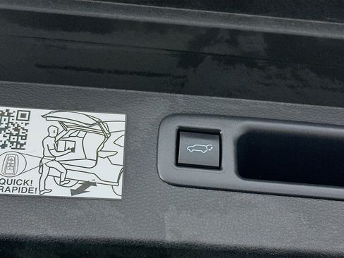 Used 2024 Toyota Highlander XLE image 33