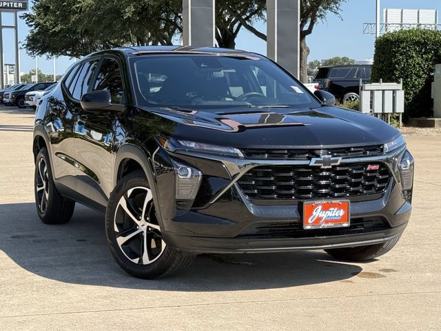 Used 2025 Chevrolet Trax RS w/ Sunroof Package FWD image 3