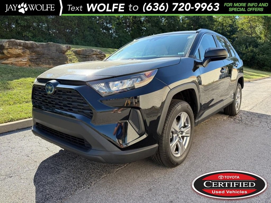 Certified 2022 Toyota RAV4 LE AWD/4WD image 1