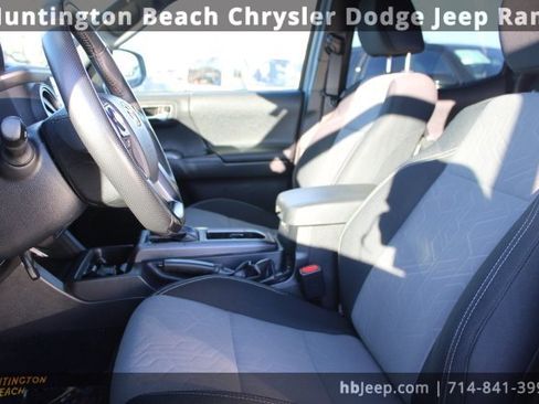 Used 2023 Toyota Tacoma TRD Sport image 43