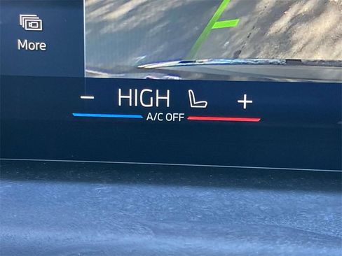 Used 2025 BMW X5 xDrive50e w/ Premium Package image 16